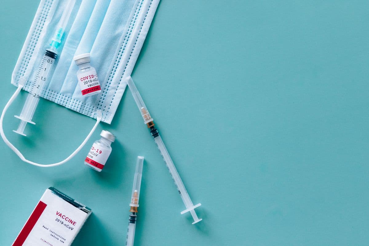 How Long Does a Blood Draw Take? (At Home vs. In a Lab)